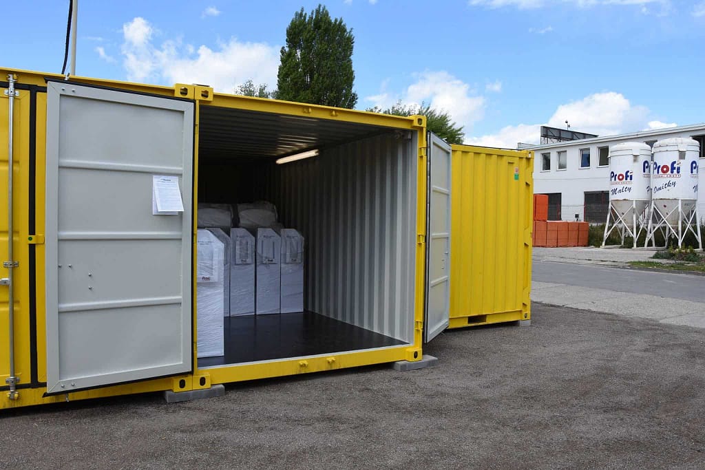 skladovací kontejner naložený zbožím