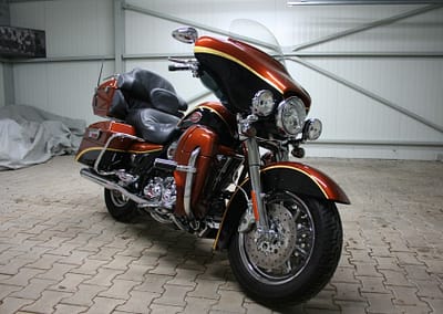 Harley-Davidson Touring Screamin Eagle Ultra Classic FLHTCUSE3